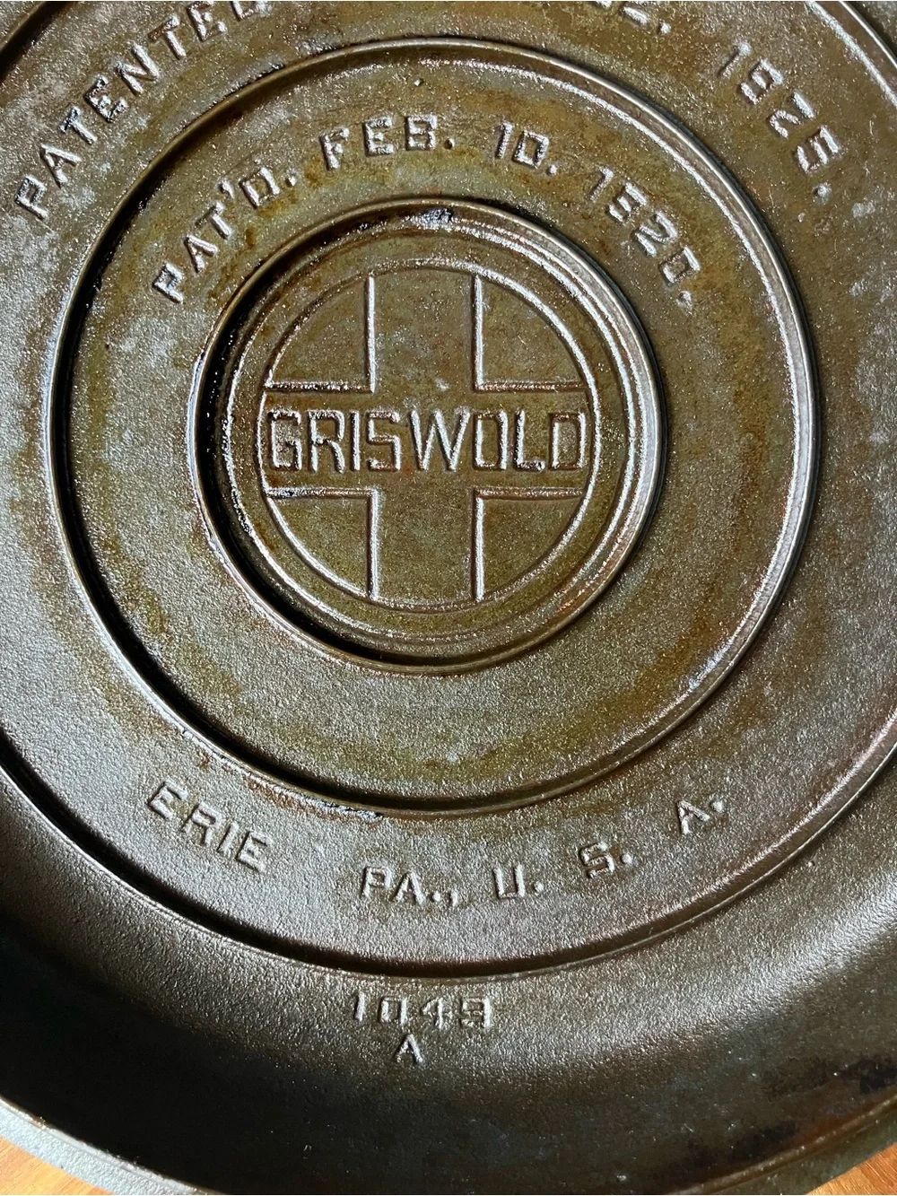 Vintage Griswold No. 9 Self-Basting Skillet Cover — Black Cast Iron